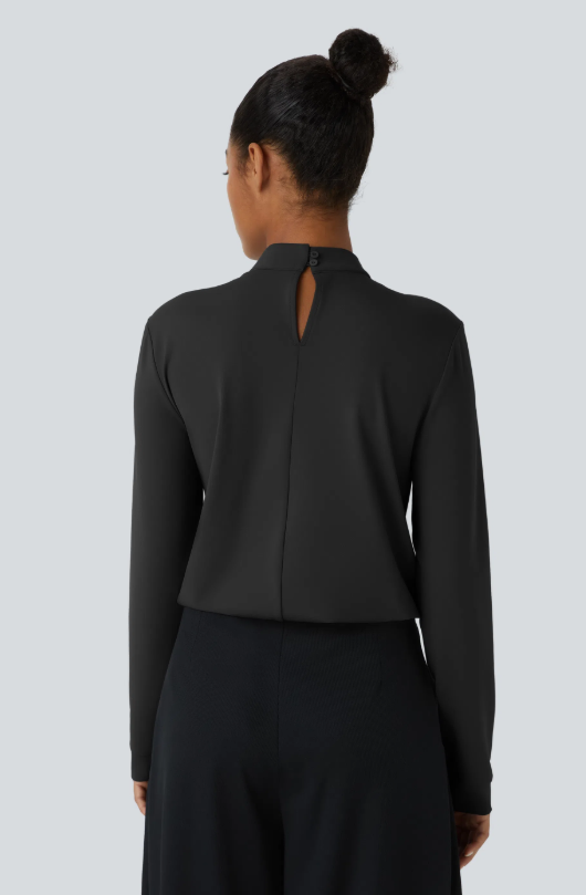 BLUSA CON CIERRE TRASERO